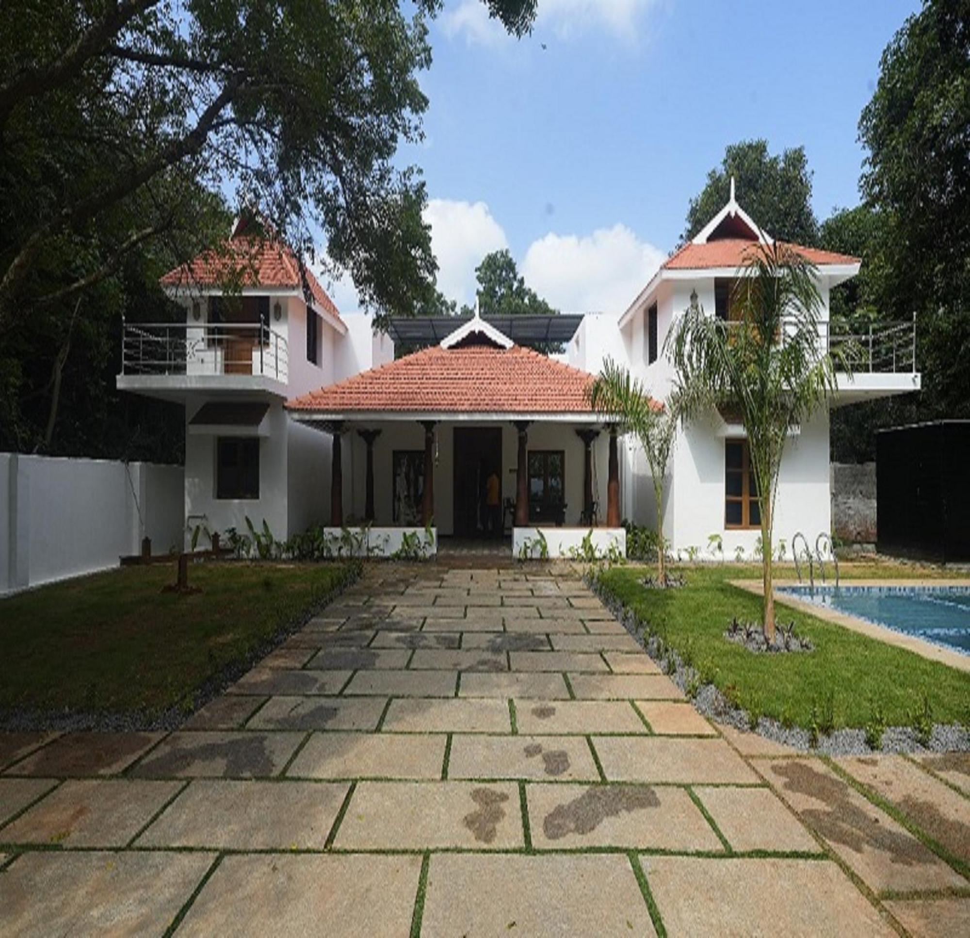 Courtyard Castle Heritage Resort Pondicherry Exterior foto
