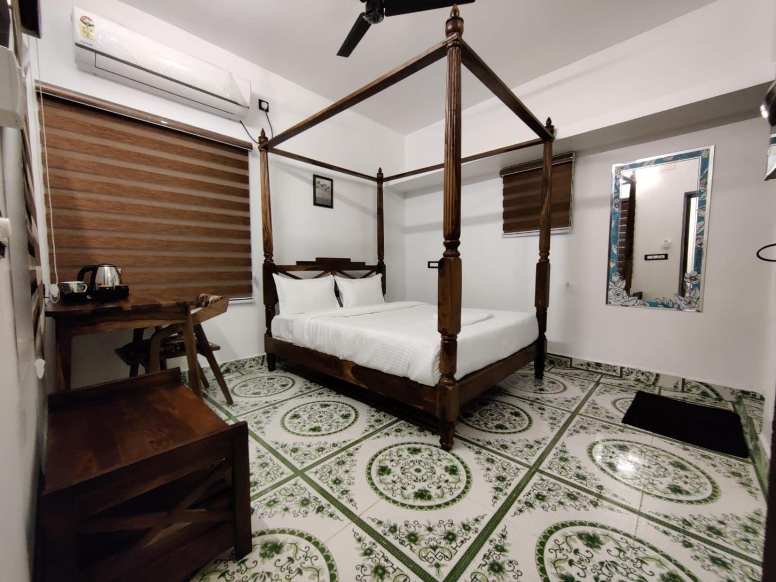 Courtyard Castle Heritage Resort Pondicherry Exterior foto